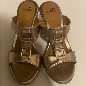 I Love Comfort Gold Toe Out With Bucket Heels